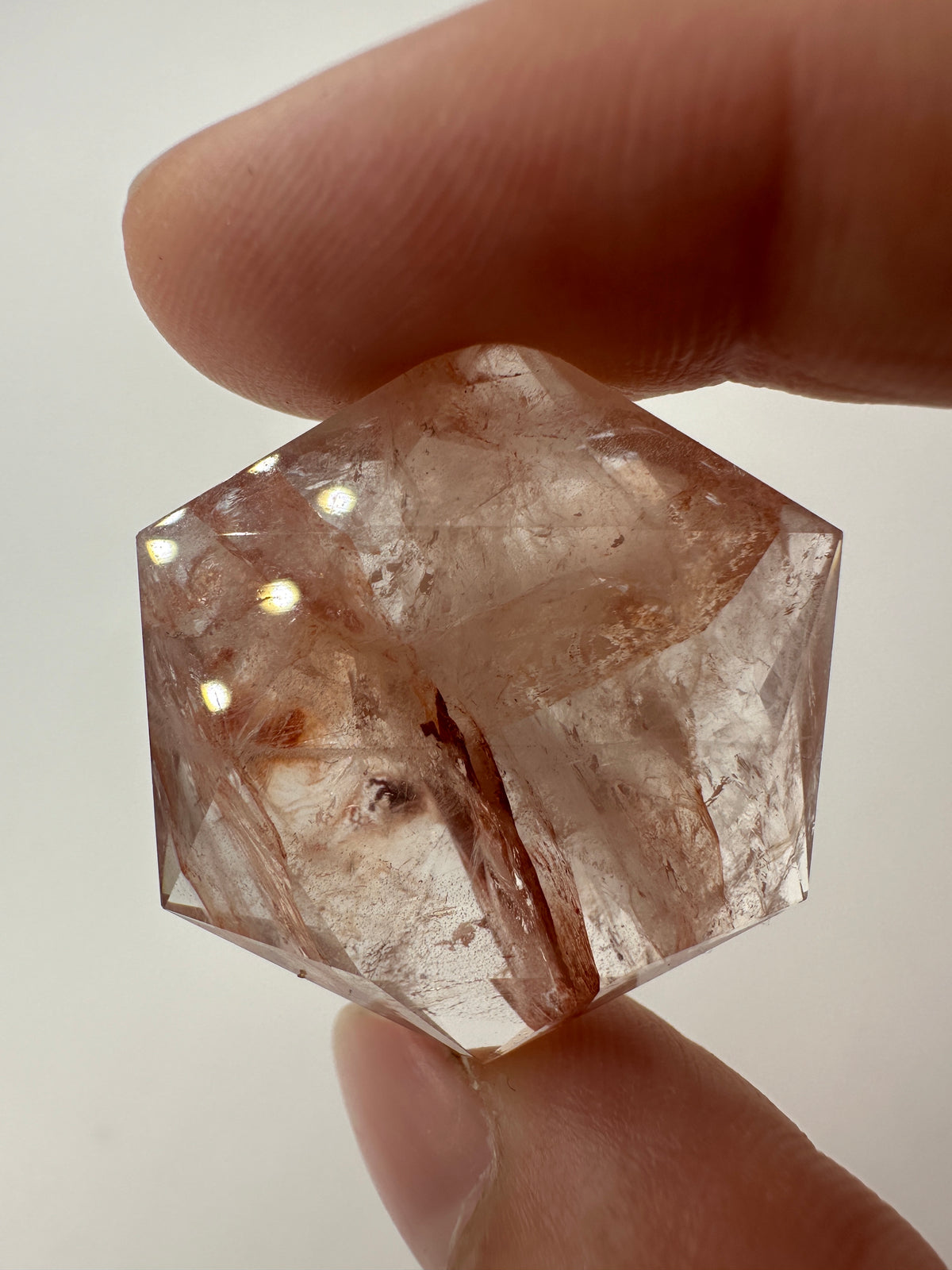 Feuerquarz Feenstein, ca. 3,3 cm, Quarz mit Hämatiteinschlüssen und charakteristischem roten Schimmer