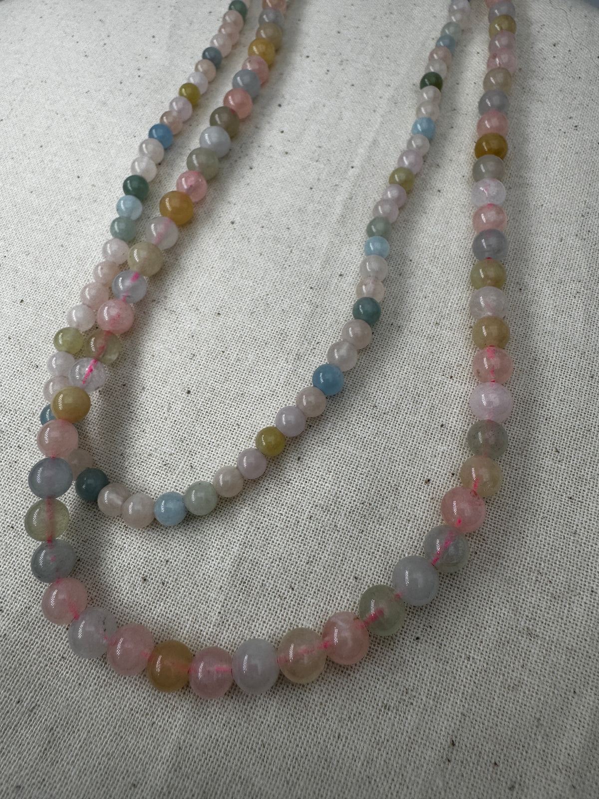 Kugelkette aus Beryll, 45 cm, mit Edelstahlverschluss.