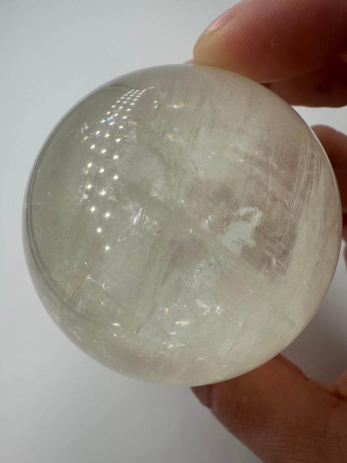 Calcit Kugel CK54 aus Optischem Calcit (Isländischer Doppelspat), Ø 5,5 cm, transparent mit Glasglanz