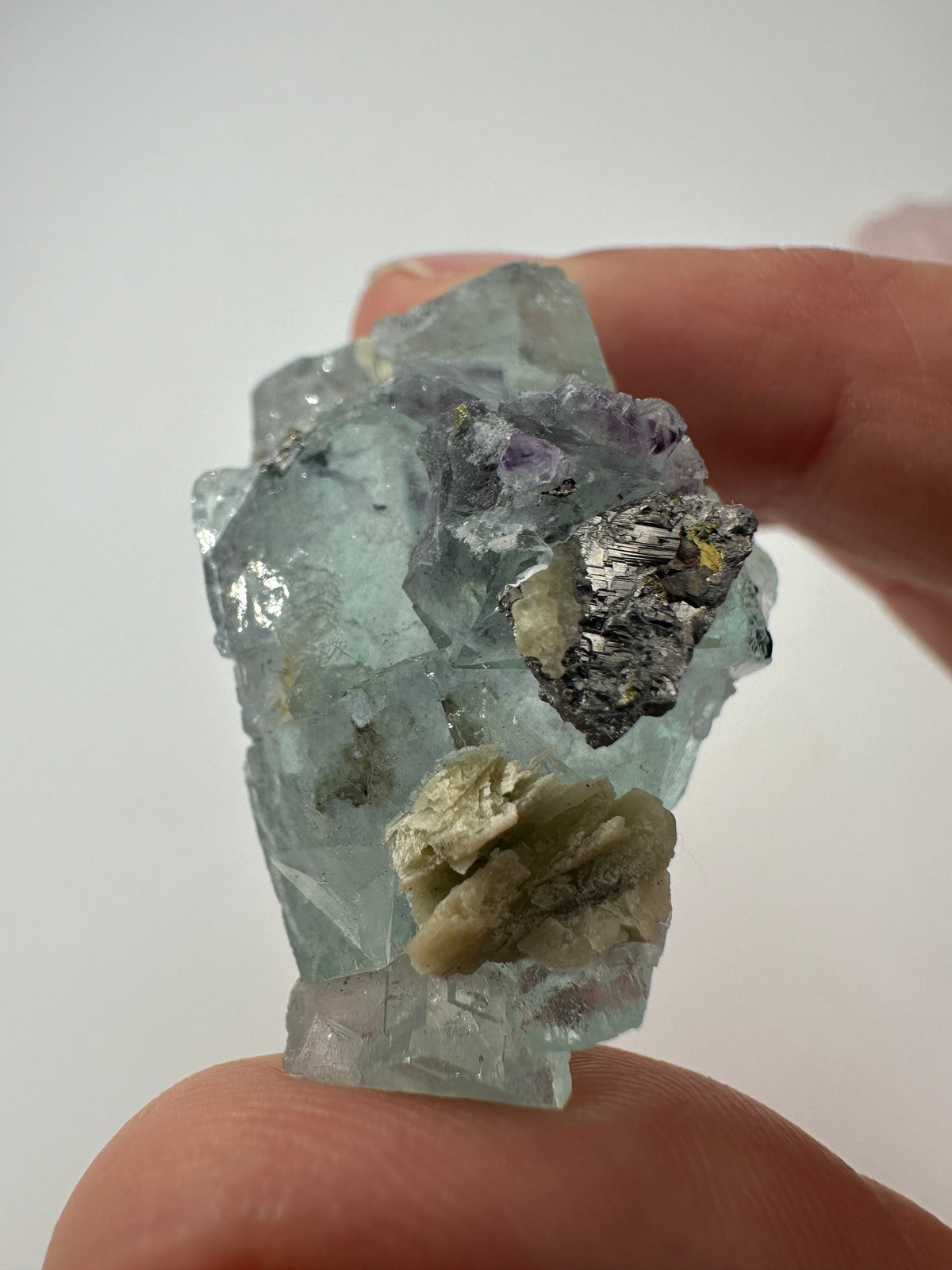 Fluorit Rohstein FS24 aus Yaogangxian mit kubischer Kristallstruktur
