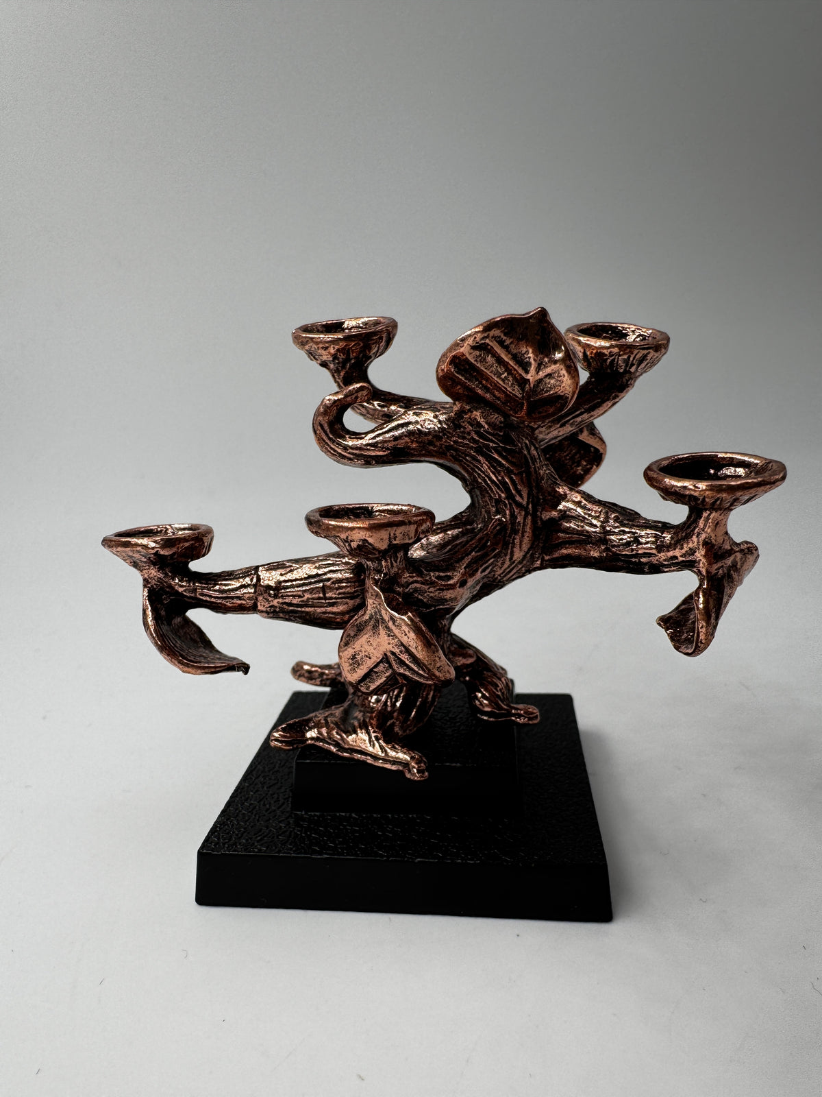 Kugelhalter in Baumform aus Metall K24, 6,3×8 cm, mit 5 Halterungen für Minikugeln – kompaktes Sammlerdisplay für Mineralien und Kristallsphären.