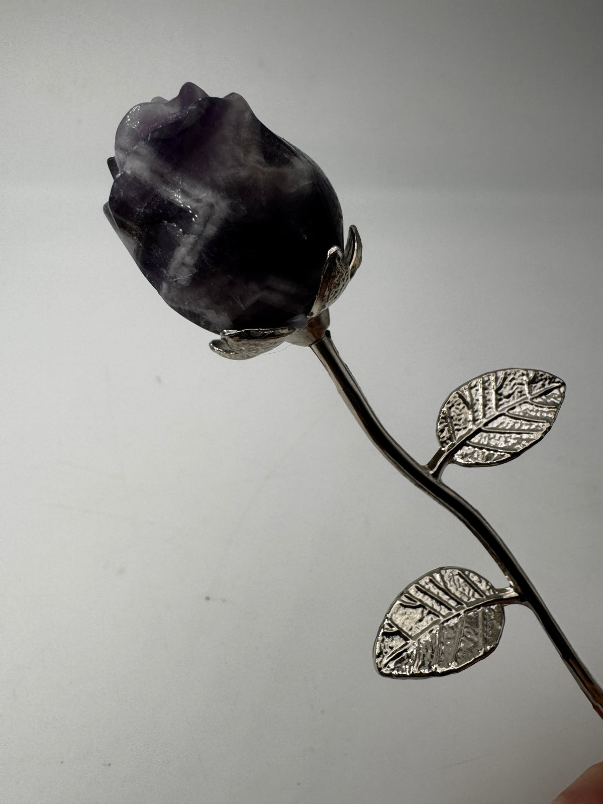 handgeschnitzte Rose aus Amethyst