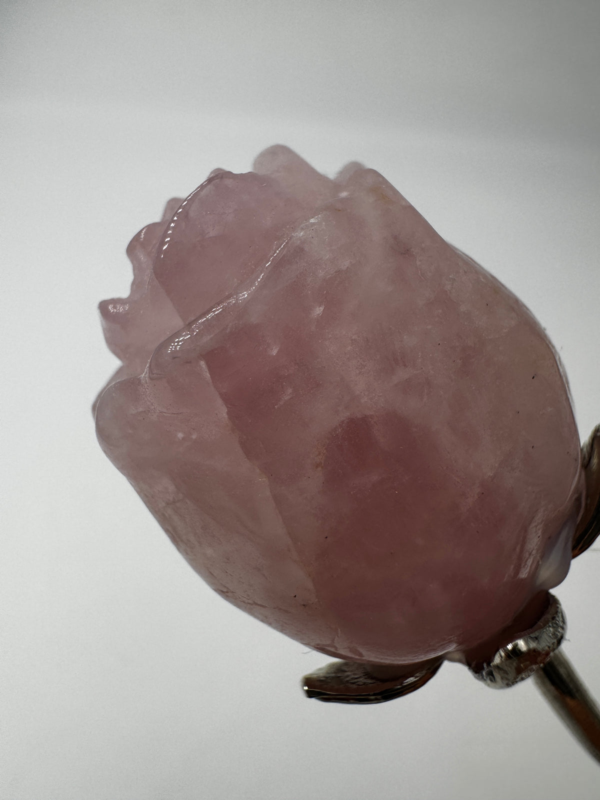 handgeschnitzte Rose aus Rosenquarz