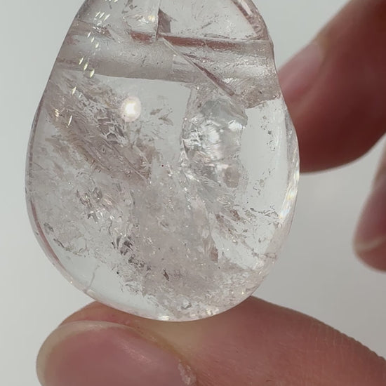 Bergkristall Anhänger, tropfenförmig, gebohrt, klarer Quarz mit Glasglanz