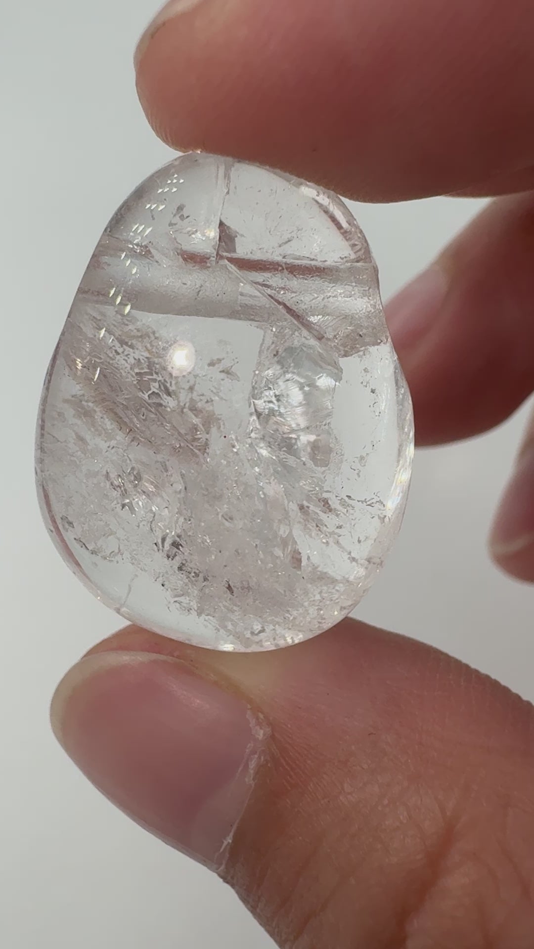 Bergkristall Anhänger, tropfenförmig, gebohrt, klarer Quarz mit Glasglanz