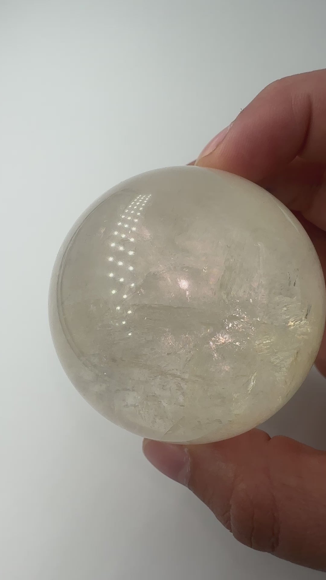 Calcit Kugel CK54 aus Optischem Calcit (Isländischer Doppelspat), Ø 5,5 cm, transparent mit Glasglanz